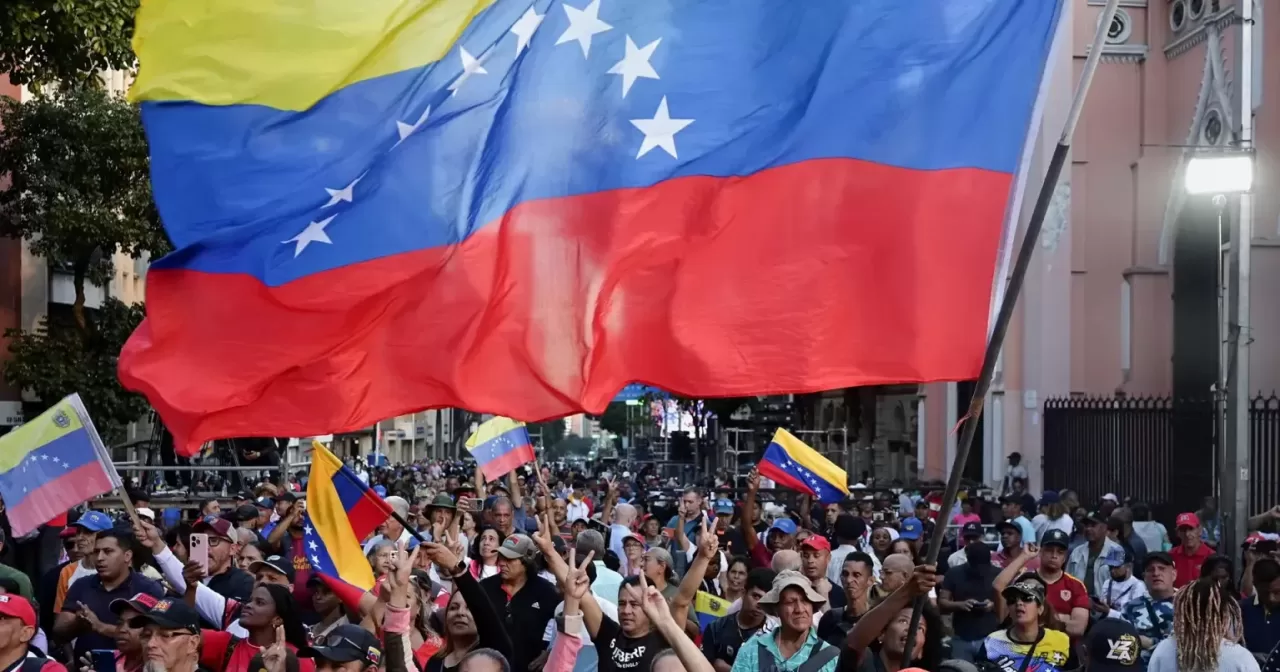 2026-01-05T000806Z_721966755_RC2LUIA8HH7O_RTRMADP_3_USA-VENEZUELA-aspect-ratio-40-21