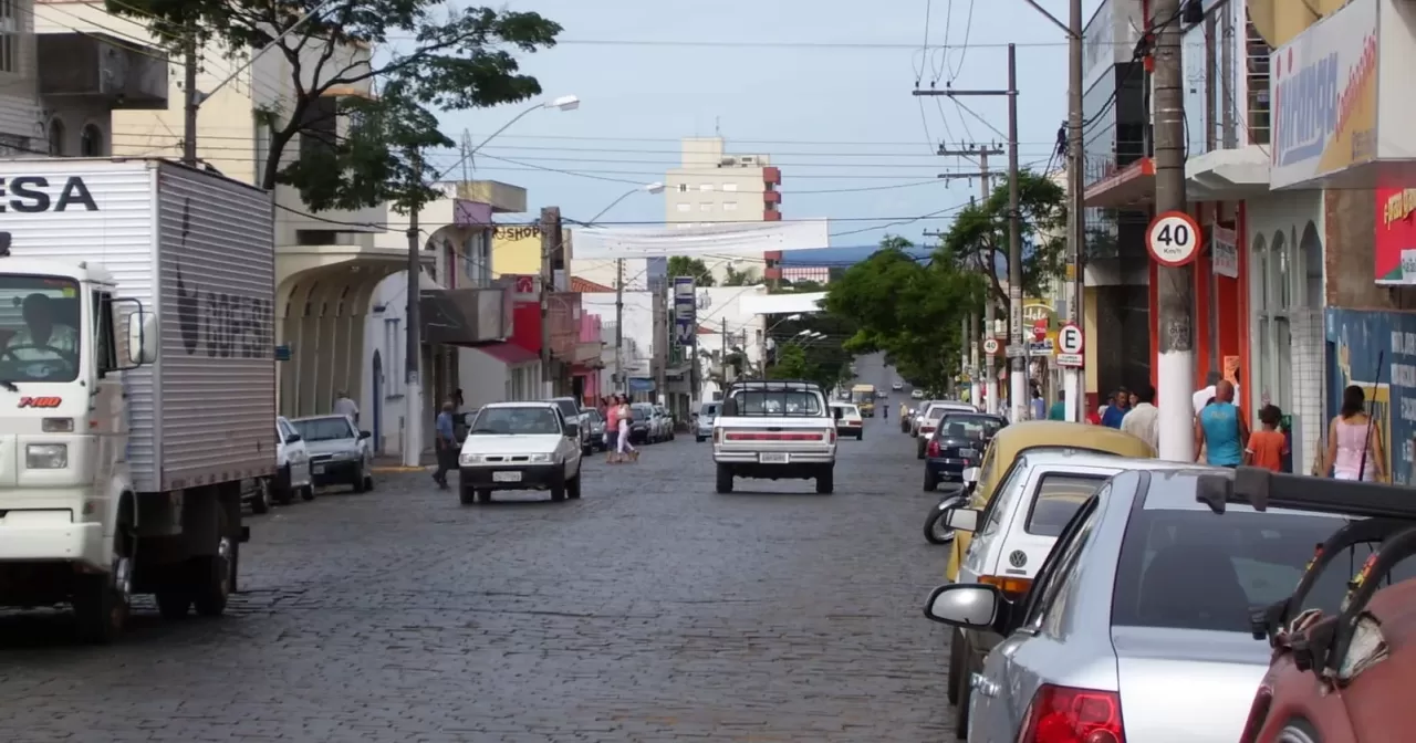 Confira-o-que-abre-e-o-que-fecha-no-feriado-de-Tiradentes-aspect-ratio-40-21