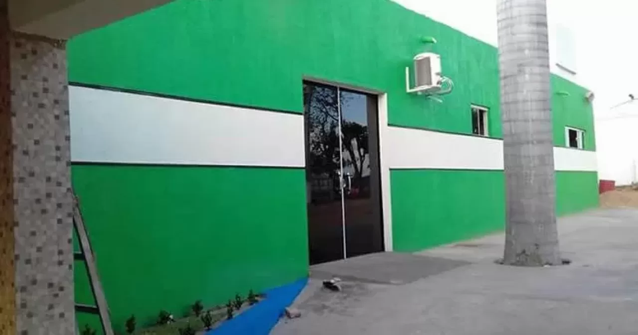 Denuncia-na-gestao-de-George-Feitosa-em-Barro-Servidores-do-Hospital-Santo-Antonio-afirmam-que-estao-salarios-atrasados-aspect-ratio-40-21