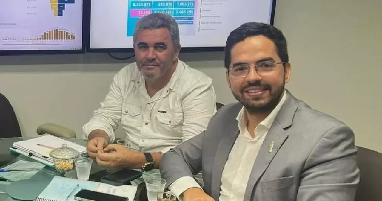Deputado-Davi-de-Raimundao-informou-que-a-pavimentacao-da-estrada-entre-Farias-Brito-e-Carius-comeca-em-agosto-aspect-ratio-40-21
