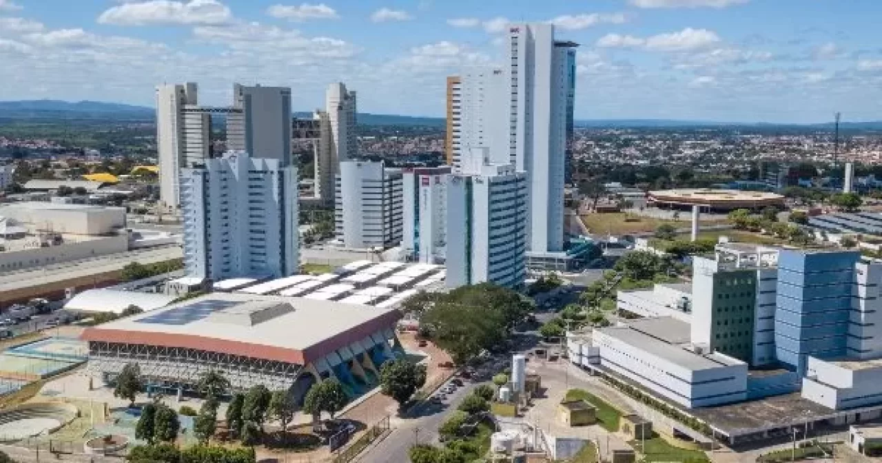 Exclusao-de-Juazeiro-do-Norte-em-entrega-de-ambulancias-gera-repercussao-politica-no-Cariri-aspect-ratio-40-21