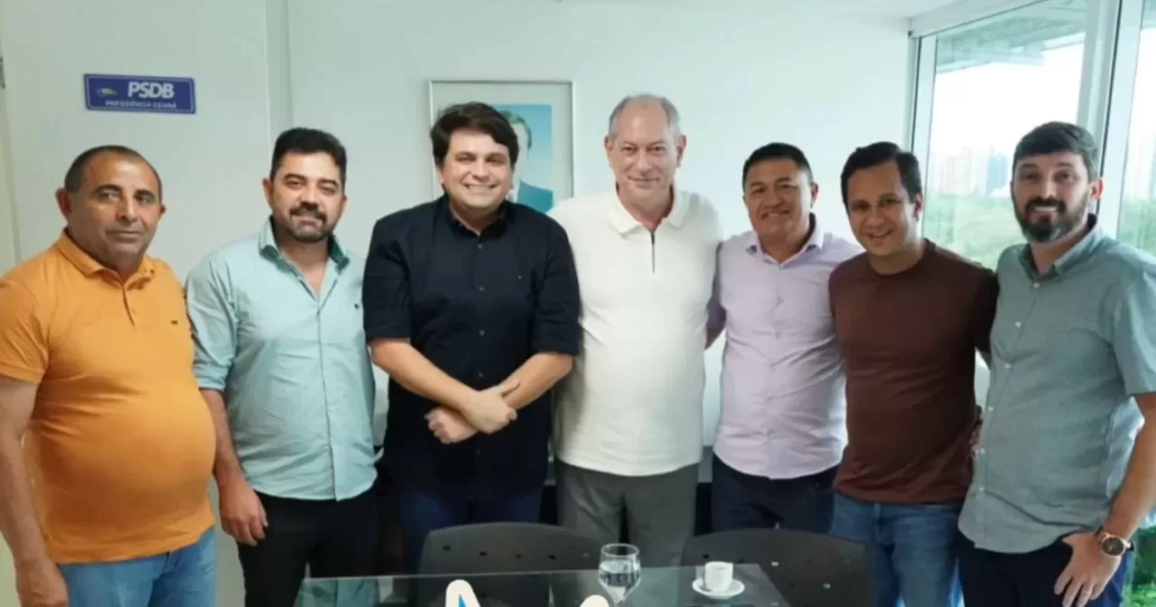 Felipe-Vasques-lidera-articulacao-da-oposicao-no-Cariri-em-encontro-com-Ciro-Gomes-aspect-ratio-40-21