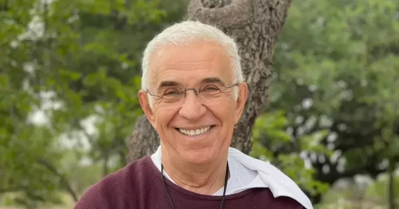 Foto-capa-Padre-aspect-ratio-40-21