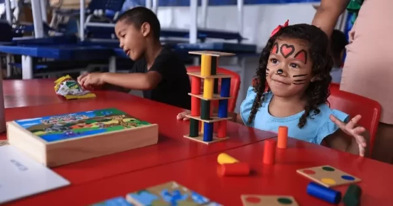 Img2_600x400-aspect-ratio-40-21