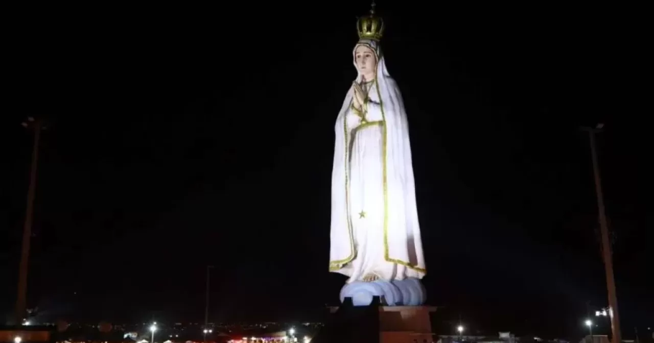 MARIA-aspect-ratio-40-21