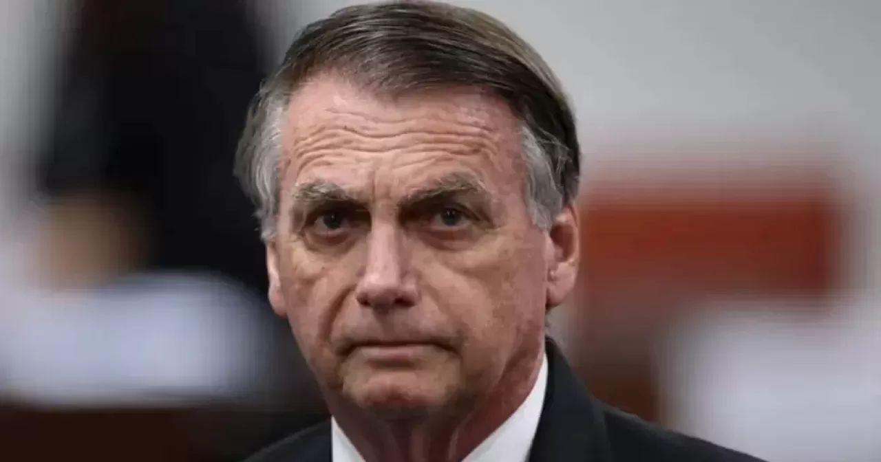 Moraes-mantem-Bolsonaro-preso-na-Papudinha-e-nega-prisao-domiciliar-humanitaria-aspect-ratio-40-21