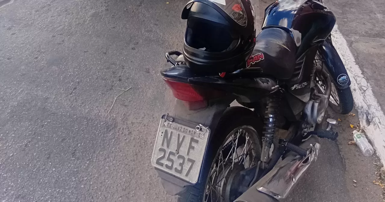 Motocicleta-com-mais-de-600-infracoes-de-transito-e-apreendida-pela-Guarda-Municipal-de-Juazeiro-do-Norte-scaled-aspect-ratio-40-21