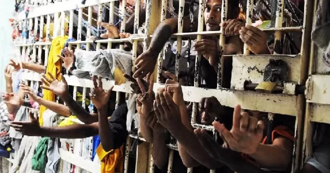Populacao-carceraria-no-Brasil-cresce-449-em-25-anos-e-pais-se-aproxima-da-marca-de-1-milhao-de-presos-aspect-ratio-40-21