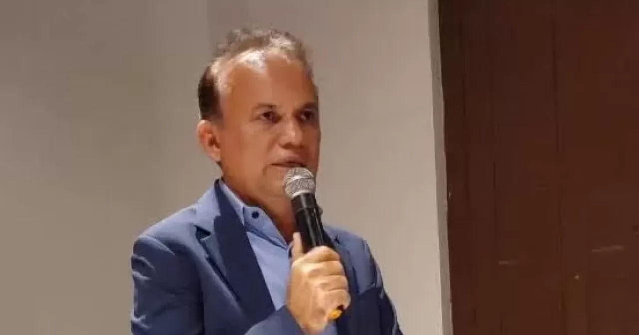 Rombo-nas-contas-e-pressao-politica-prefeito-de-Aurora-tenta-empurrar-crise-financeira-no-apagar-das-luzes-do-ano-aspect-ratio-40-21