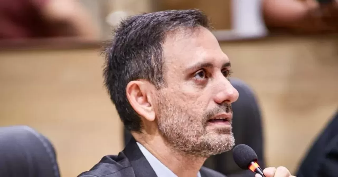 Vereador-Boaz-do-Bolsonaro-propoe-isencao-da-taxa-de-iluminacao-publica-para-quem-utiliza-energia-solar-em-Juazeiro-do-Norte-aspect-ratio-40-21