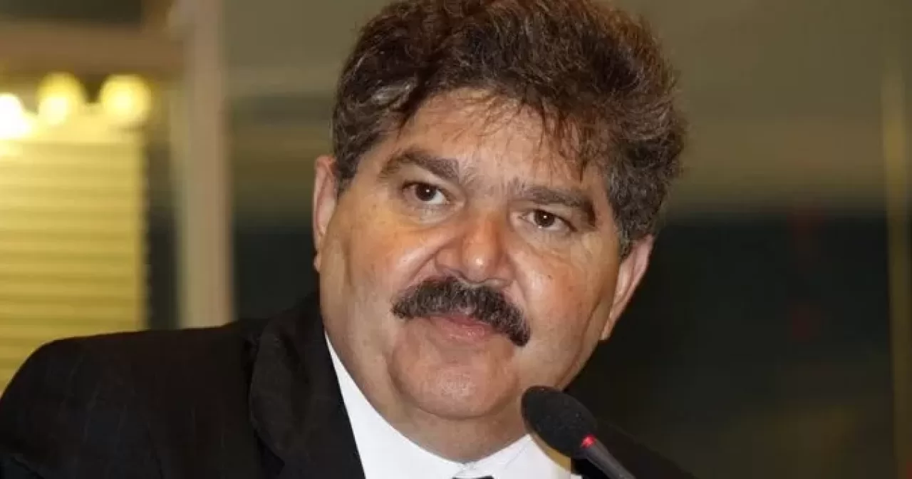 deputado-aspect-ratio-40-21