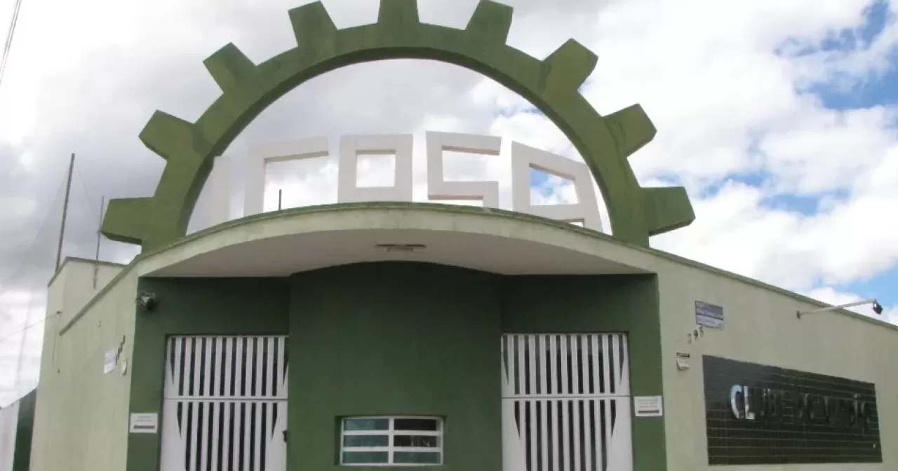 o-ct-praxedao-do-icasa-foi-alvo-de-vandalos-apos-a-derrota-do-time-para-o-oeste-1374088758529_956x500