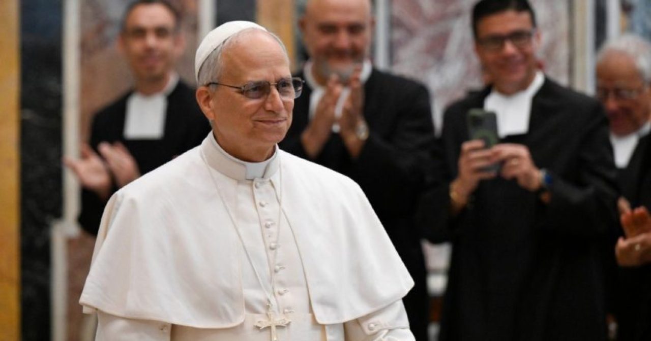 papa-leao-14-20.jul_.2025-848x477-1-aspect-ratio-40-21